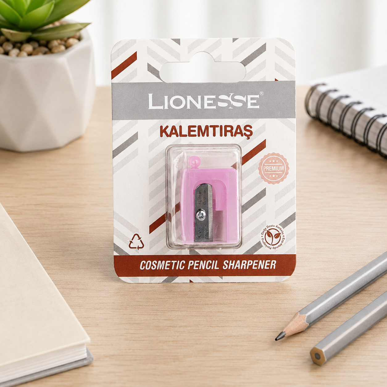 LIONESSE точилка 9005